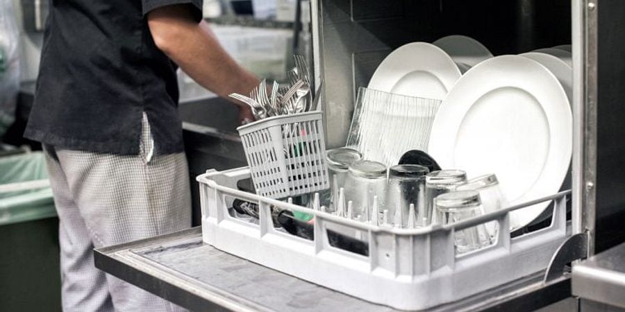 how-to-clean-a-commercial-dishwasher-3-expert-tips-imperial-dade