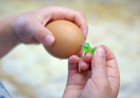 Hack #4: Two ways to peel a hard boiled egg