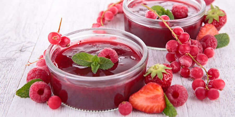 https://cdn.gofoodservice.com/cms/berry-coulis-from-food-mill.640d4588191dc.jpg