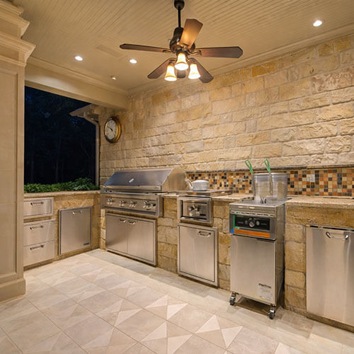 English Tudor Outdoor Kitchen - Dallas