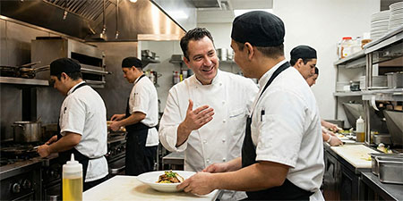 How to Lead a Restaurant Team