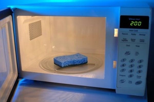Hack #75: How to clean your microwave and sanitize the sponge